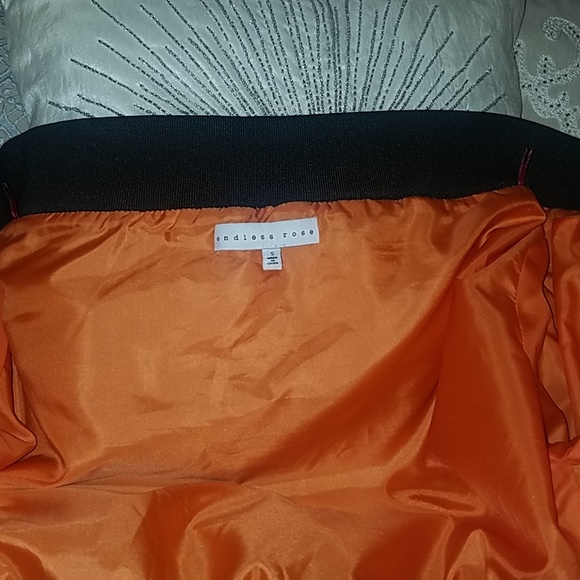 💣 Off-the-Shoulder Bomber - Picture 4 of 4